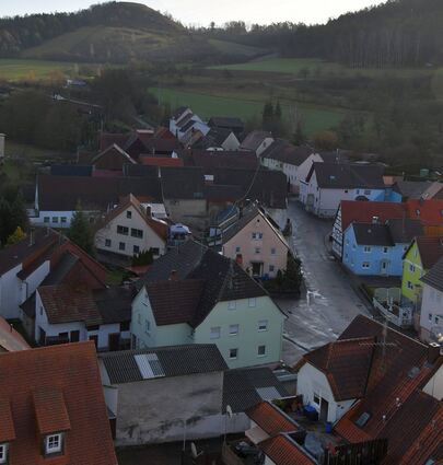 Die Sanierung des Gebiets „Ried“ soll 2024 beginnen. Dafür werden Gesamtkosten (bis 2025) von etwa 3,5 Millionen Euro fällig. Die städtebauliche Erneuerungsmaßnahme wird vom Land Baden-Württemberg gefördert.