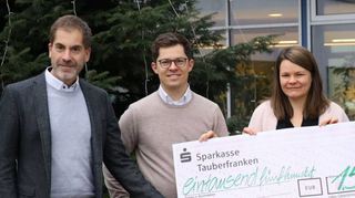 Seit mehr als 20 Jahren spendet das Modehaus Kuhn an die Klinik für Kinder- und Jugendmedizin. Fast 30 000 Euro sind so zusammengekommen.