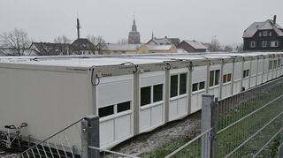 Temporäre Unterkünfte für Geflüchtete wie hier in Buchen errichtete der Kreis in einigen seiner Kommunen. Das Problem der Flüchtlingsunterbringung wird die Menschen auch 2024 beschäftigen.