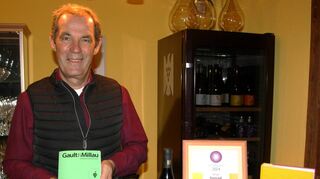 Erneut erzielt das Weingut Konrad Schlör aus Reicholzheim zahlreiche hochrangige Auszeichnungen auf nationaler Ebene. Konrad Schlör freut sich über die äußerst positive Resonanz auf seine Arbeit.