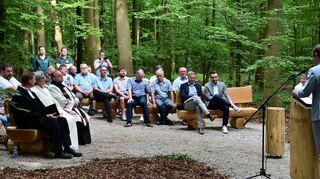 Der Friedwald Main-Tauber wurde im Juni bei Großrinderfeld eröffnet. Seitdem fanden bereits zahlreiche Urnenbeisetzungen statt.