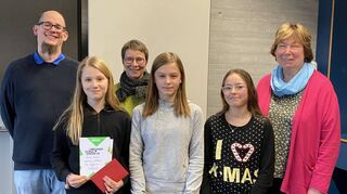 Die Sieger des Vorlesewettbewerbs am Gymnasium Weikersheim freuen sich über ihren Erfolg.