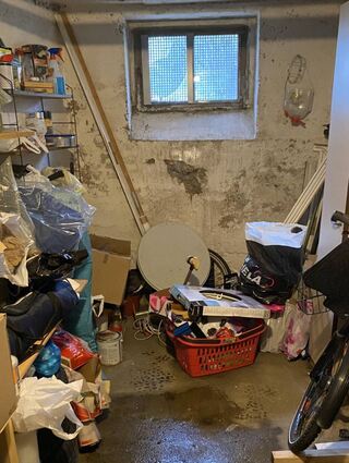 Ein Kellerraum nach dem Wasserschaden.