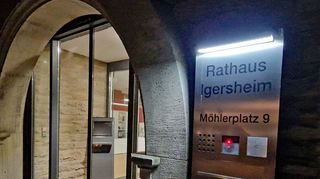 Zwei Bewerber gehen bei der Bürgermeisterwahl in Igersheim am Sonntag, 28. Januar, ins Rennen – Amtsinhaber Frank Menikheim und Andreas Nickel Schlosser. Die offizielle Kandidatenvorstellung ist am Montag, 15. Januar, um 20 Uhr in der Erlenbachhalle.