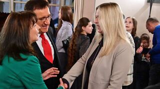 Viele Gäste kamen zum Neujahrsempfang des CDU-Kreisverbands Main-Tauber in den Tauberbischofsheimer Rathaussaal. Das Bild zeigt Vorsitzenden Wolfgang Reinhart und seine Frau Gabriele bei der Begrüßung.
