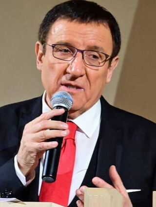 Professor Wolfgang Reinhart bei seiner Rede im Rathaussaal.