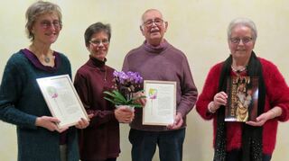 Bei der Versammlung des katholischen Kirchenchors Adelsheim-Osterburken gab es Ehrungen. Das Bild zeigt (von links) Christel Hiltscher, Beatrix Huber-Lohse, Johann Prokosch und Anna-Maria Blatz.