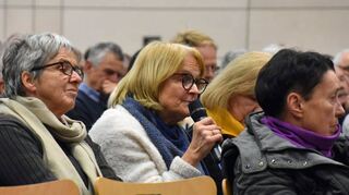 Rund 250 Bürger waren bei der Bewerbervorstellung in der Erlenbachhalle am Montagabend mit von der Partie. Es gab am Ende nur wenige Fragen an beide Kandidaten.