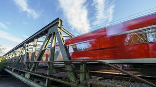 Berufspendler und Reisende auf der Main-Neckar-Bahn müssen mit Zugausfällen rechnen und teilweise auf Ersatzbusse umsteigen.