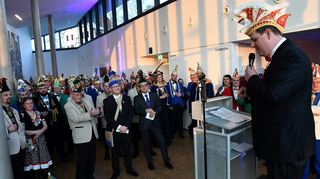 Der Präsident begrüßt in Buchen die Fastnachter des Narrenrings Main-Neckar: Stefan Schulz wählte dabei ganz besondere Worte.