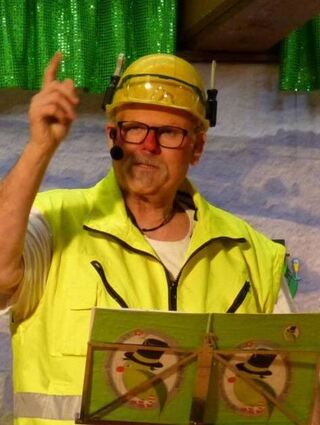 Büttenass Josef Harter brachte das närrische Volk als Handwerker zum Lachen.