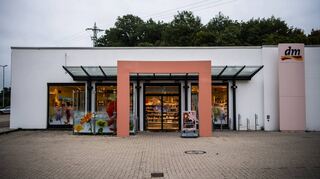 Einkaufsmärkte für Lebensmittel und Drogerieartikel am Stadtrand waren ein Thema im Gemeinderat.