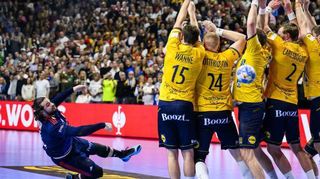 Elohim Prandi (li.) trifft und rettet sein Team in die Verlängerung.