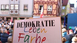 Farbe bekennen.