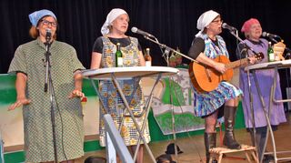 Für ein tolles Finale sorgte unter anderem „Jakobs-Stubenmusik“ aus Markelsheim mit einem witzig-frechen Viergesang, der bestens im Saal ankam.