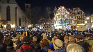 Starkes Zeichen für Demokratie: Rund 3000 Menschen demonstrierten am Freitagabend in Mosbach.