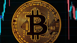 Um Einnahmen mit der Kryptowährung Bitcoin zu erzielen, schaffte ein 30-Jähriger aus Niederstetten mehrere Geräte mit Geld seiner Partnerinnen an – ohne es zurückzuzahlen. Hierfür wurde er nun vom Amtsgericht Bad Mergentheim verurteilt.