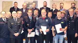 Die Feuerwehr Creglingen konnte bei der Hauptversammlung 13 Mitglieder für 25-jährige und weitere elf für 40-jährige Tätigkeit ehren.