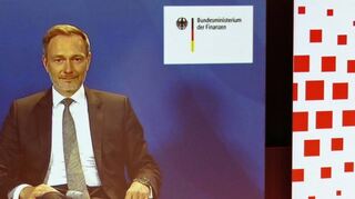 Per Video wurde Bundesfinanzminister Christian Lindner zu einem aktuellen Interview in den Kongress der Weltmarktführer zugeschaltet. Die Aussagen des FDP-Politikers quittierten die Teilnehmer teilweise mit großem Applaus.