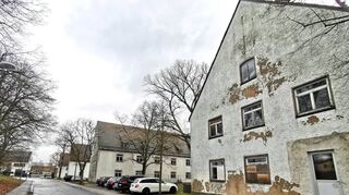Ein Teil des Vier-Finger-Gebäudes gehört bereits dem Land. Jetzt wurden sich die Stadtverwaltung und das Amt für Vermögen und Bau für das Land Baden-Württemberg über den Kauf der restlichen drei Finger und einer Freifläche gegenüber vom Haupteingang einig. Der Gemeinderat stimmte in nichtöffentlicher Sitzung zu.