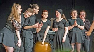Geschichten vom Erwachsenwerden und Philosophieren: Junge Theatermacher aus dem Main-Tauber-Kreis geben ihr Debut in Weikersheim.
