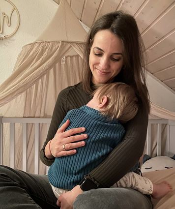 Anna Ballweg ist Mutter einer einjährigen Tochter und bietet Babyschlafcoaching für geplagte Eltern an.