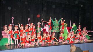 Die Purzelgarde tanzte so mitreißend, dass sogar der Grinch sich erweichen ließ.