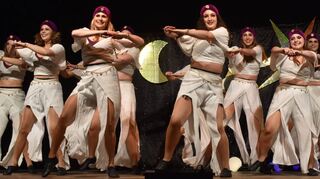 Ins Reich der Wahrsagerinnen entführte die Showtanzgruppe des TV Wertheim