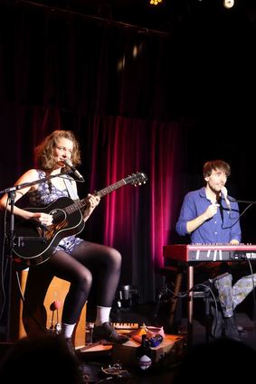 Ausverkauftes Heimspiel: Die Wahl-Mannheimer Lucie Mackert und Peter Fischer in der Klapsmühl' am Rathaus.