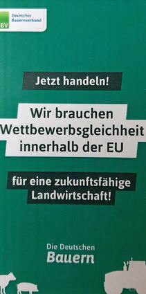 Mit Großbannern – hier ein Ausschnitt – will der Bauernverband auf seine Anliegen aufmerksam machen.