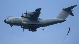 Ein Airbus A400M wurde am Mittwoch über Gerchsheim gesichtet. Dabei handelte es sich um einen Ausbildungsflug der Infanterieschule Hammelburg, zu der auch die Fallschirmjägerschule gehört.