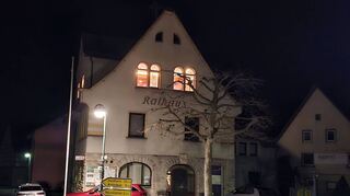 Die Tage des 100 Jahre alten Rathauses sind gezählt. Ein Neubau kommt spätestens 2026. In diesem Jahr stehen im Haushalt schon mal Planungskosten.