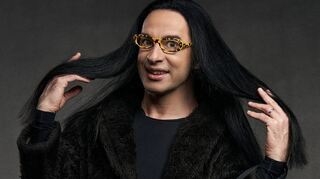 Bülent Ceylan kommt mit seinem neuen Programm am 2. Mai nach Würzburg in die TecTake Arena.