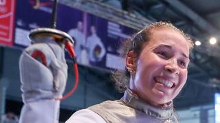 Anne Sauer hat allen Grund zur Freude. Die 32-jährige Fechterin, die aus Reinhardsachsen bei Walldürn stammt, hat sich bereits vorzeitig über die Weltrangliste für die Olympischen Spiele in Paris qualifiziert.
