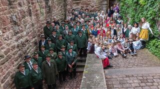 Jägerchor, Festspielchor und Kinderchor der Schlossfestspiele Zwingenberg in der vergangenen Spielzeit.