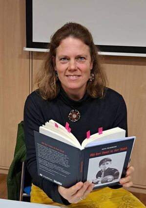 Katja Hildebrand bei der Lesung im evangelische Gemeindehaus.