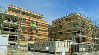 Der „Paulus“-Doppelbau in Creglingen: Nach dem Baustopp 2023 kann das Projekt jetzt wohl weitergeführt werden.