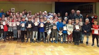 Einen klaren Aufwärtstrend durfte der TSV Assamstadt beim Sportabzeichenwettbewerb festestellen. Nun erfolgte die Übergabe der Abzeichen an die erfolgreichen Teilnehmenden.