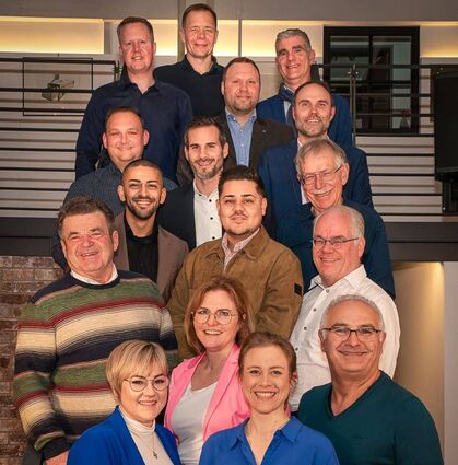 Die Kandidaten der Bürgerliste Wertheim: (jeweils von links, von unten nach oben): Jessica Stang, Nadine Truskolaski, Nasir Döner, Klaus Schlachter, Simone Köhler, Robert Vrankaerts, Mohamed el Hello, Mauro Zamora Diaz, Ekkehard Ebert, Sebastian Szensny, Konrad Michel, Stefan Kempf, Frank Helm, Jonathan Klüpfel, Boris Kellner, Viktor Obert.
