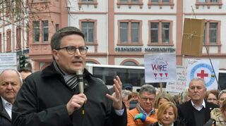 Landrat Christoph Schauder bei der Demonstration in Tauberbischofsheim.