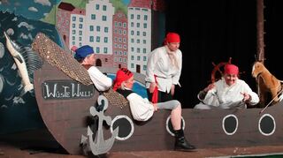 Auf große Fahrt ging es beim Kindertheaterstück „Seeräubermoses“ in Impfingen.