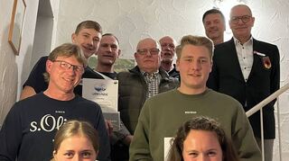Die DLRG-Ortsgruppe Impfingen ehrte bei der Jahreshauptversammlung langjährige Mitglieder.