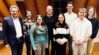 Die Geehrten des Musikvereins Umpfertal (on links): Vorsitzender Josef Knoblauch, Nadja Hofmann Andreas Wachter Denise Baumann, Chiara Düll, Felix und Lisa Metzger und Tim Riedel.