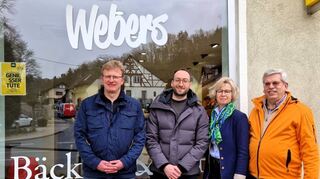 Bei der Eröffnung der „Bäckerei Weber“-Filiale in Krautheim (von links): Andreas Insam, Tilmann Weber, Anja Rüdinger und Roland Rüdinger.