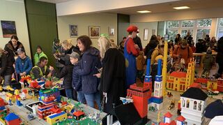 85 Kinder aus dem ganzen Neckar-Odenwald- und Main-Tauber-Kreis haben am Freitag und Samstag bei den Lego-Tagen in Hardheim mitgebaut.