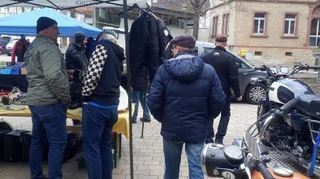 Der Teilemarkt für Motorradfahrer in Paimar war gut besucht.