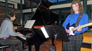 Die Drittklässler der Tanz-AG der Grundschule überzeugten bei ihrem Auftritt ebenso wie die Musikschüler.