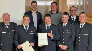 Bei der Feuerwehr Waldstetten wurden Mitglieder geehrt.