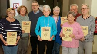 Die Geehrten (von links): Roswitha Adonyi, Iris Hanke, Erich Sittinger, Helga Hügel, Ina Tergau, Hildergard Hirsch, Walter Leiser, Margit Jung.