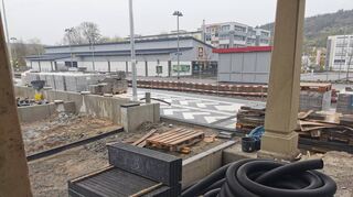 Im Bahnhof Bad Mergentheim laufen die Bauarbeiten – voraussichtlich noch bis Sommer weiter.